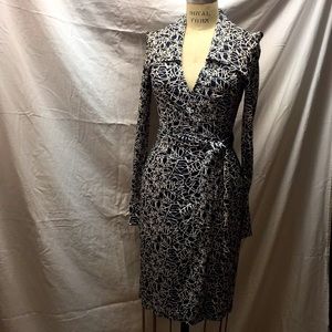 Diane Von Furstenberg Original Wrap Dress size 2